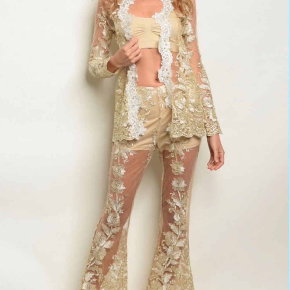 GOLD BANJUL LACE PANTSUIT TWO PIECES SIZE M [NWT]